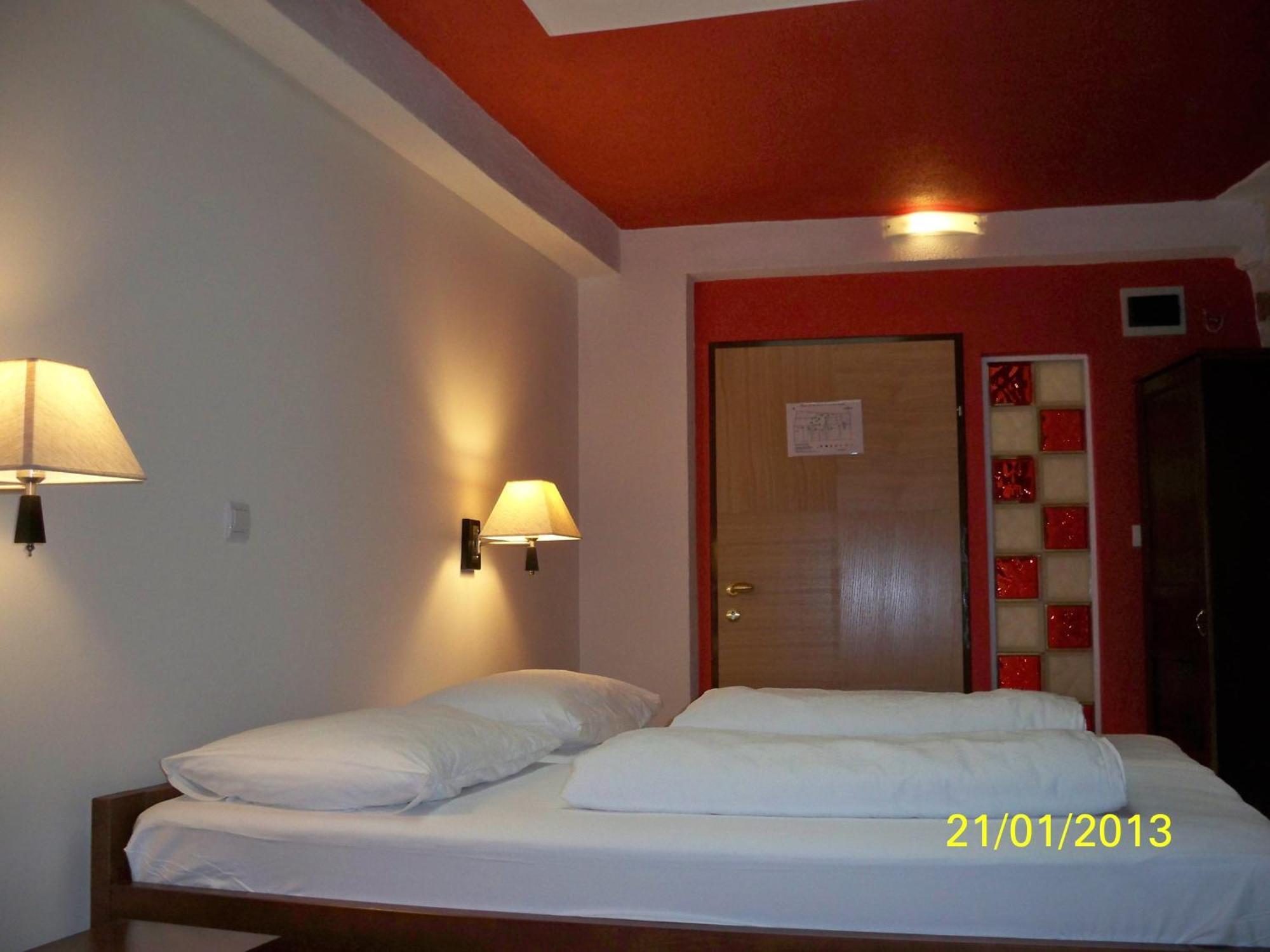 Hotel Carpymore Biograd Na Moru Exterior photo