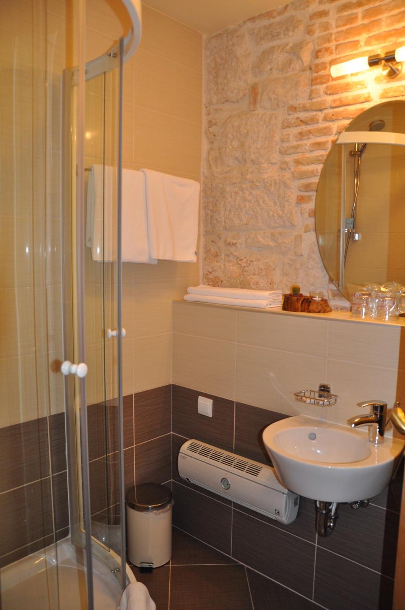 Hotel Carpymore Biograd Na Moru Exterior photo