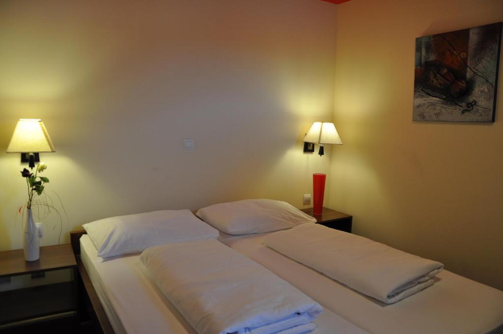 Hotel Carpymore Biograd Na Moru Room photo