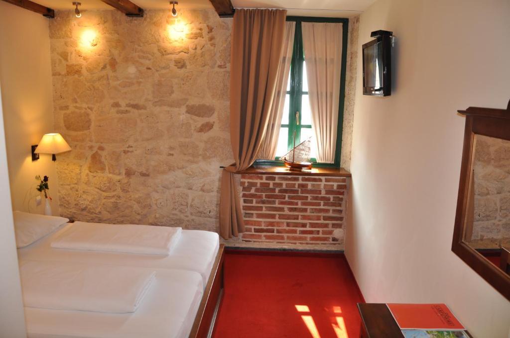 Hotel Carpymore Biograd Na Moru Room photo