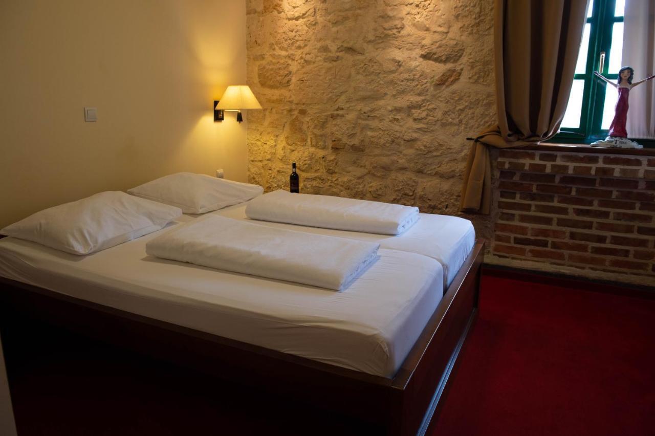 Hotel Carpymore Biograd Na Moru Exterior photo